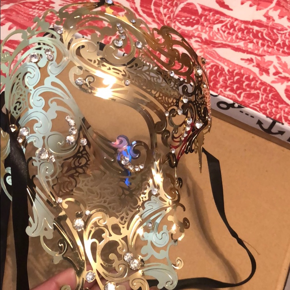 Mascaraed Mask